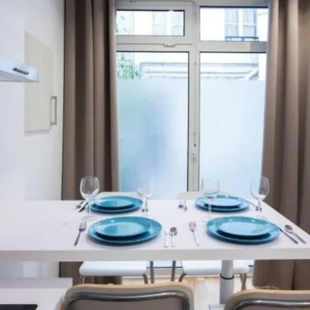 Apartment Cmg Hotel De Ville - Manteaux